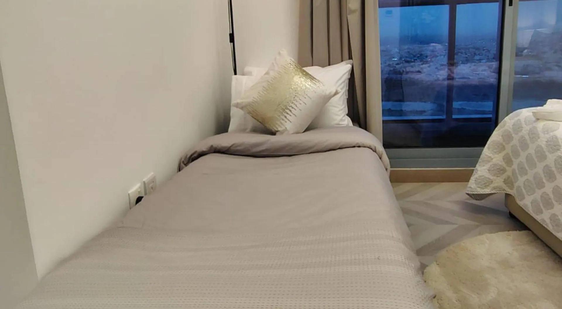 Downtown 2Bhk Family Retreat Apartment Dubai